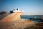 Kherson Photo Gallery. Monument in honour of Danube military fleet sailors